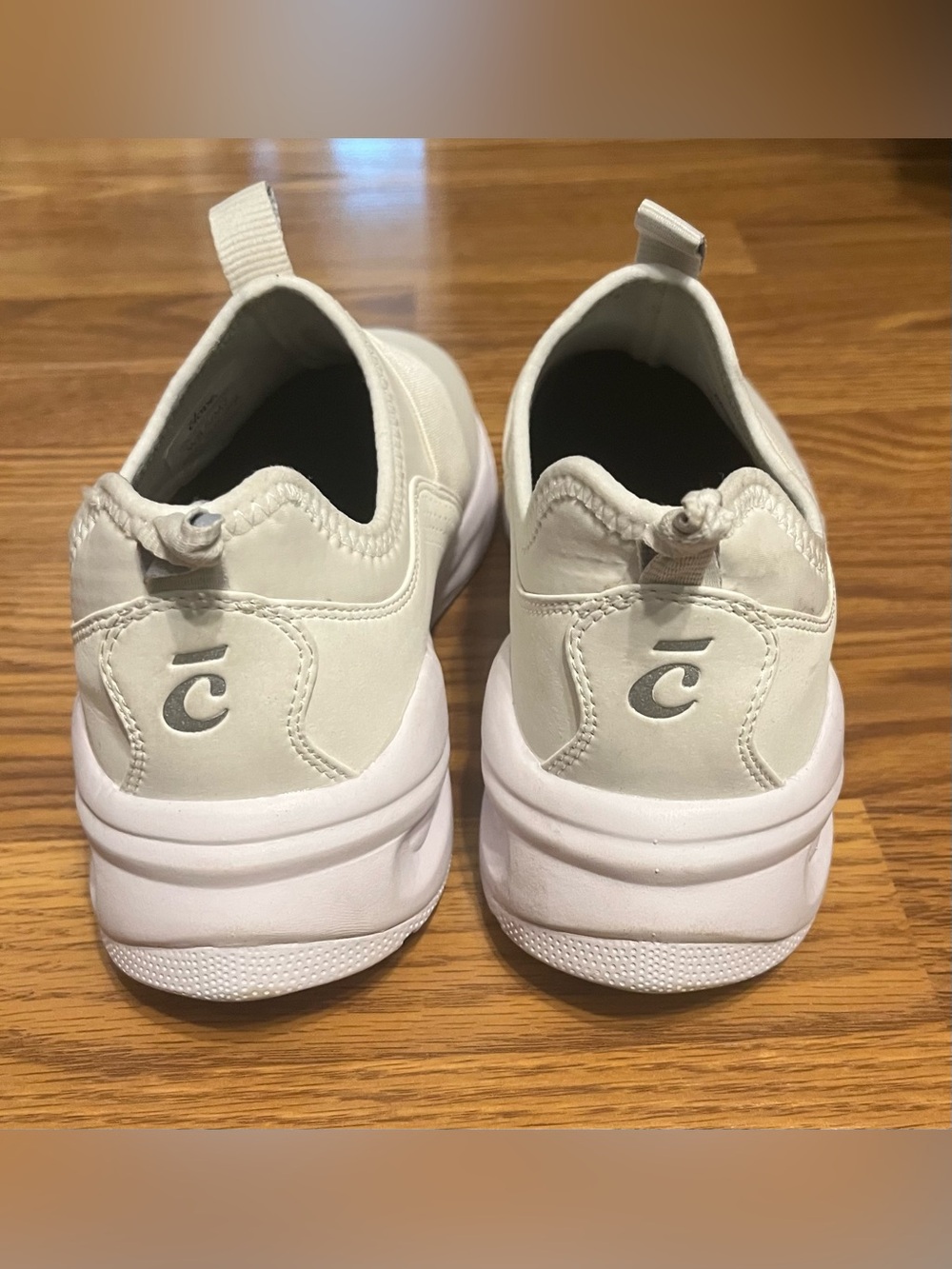 Clove Solo slip-on Women’s Nursing Shoes White - Picture 2 of 8